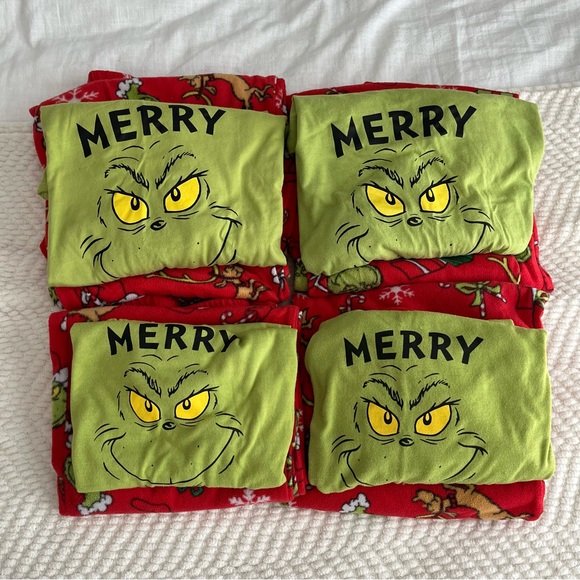 Grinch-themed pajamas set of 4/ 2Adults & 2Kids. - Picture 1 of 13